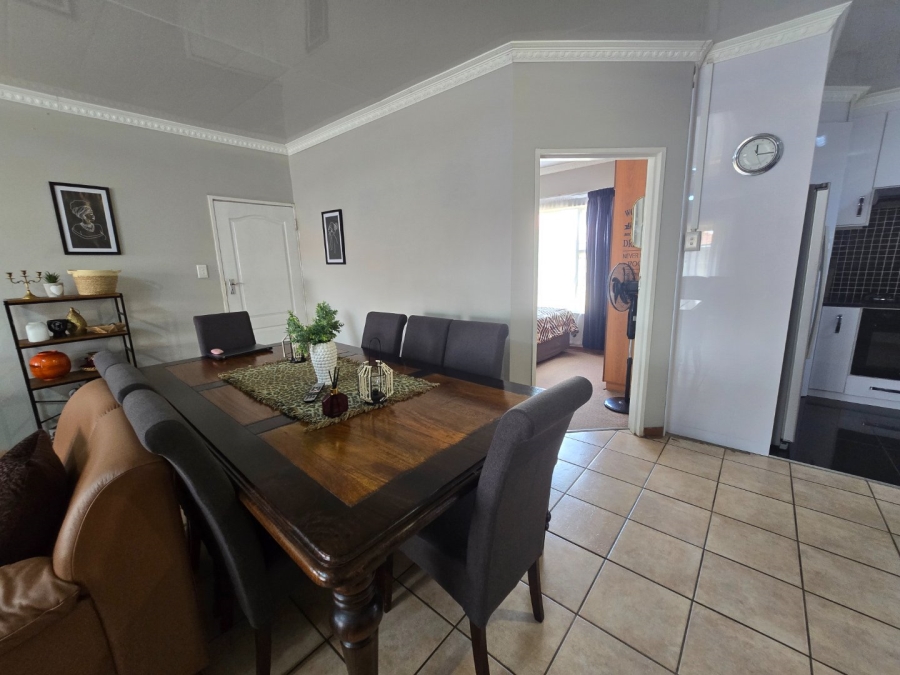 4 Bedroom Property for Sale in Heuwelsig Free State